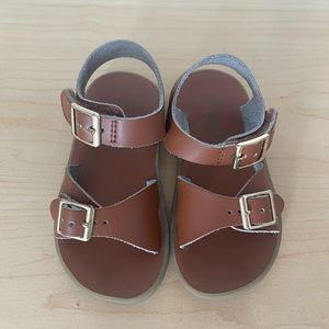 Footmates Tide Waterproof Sandal size 6